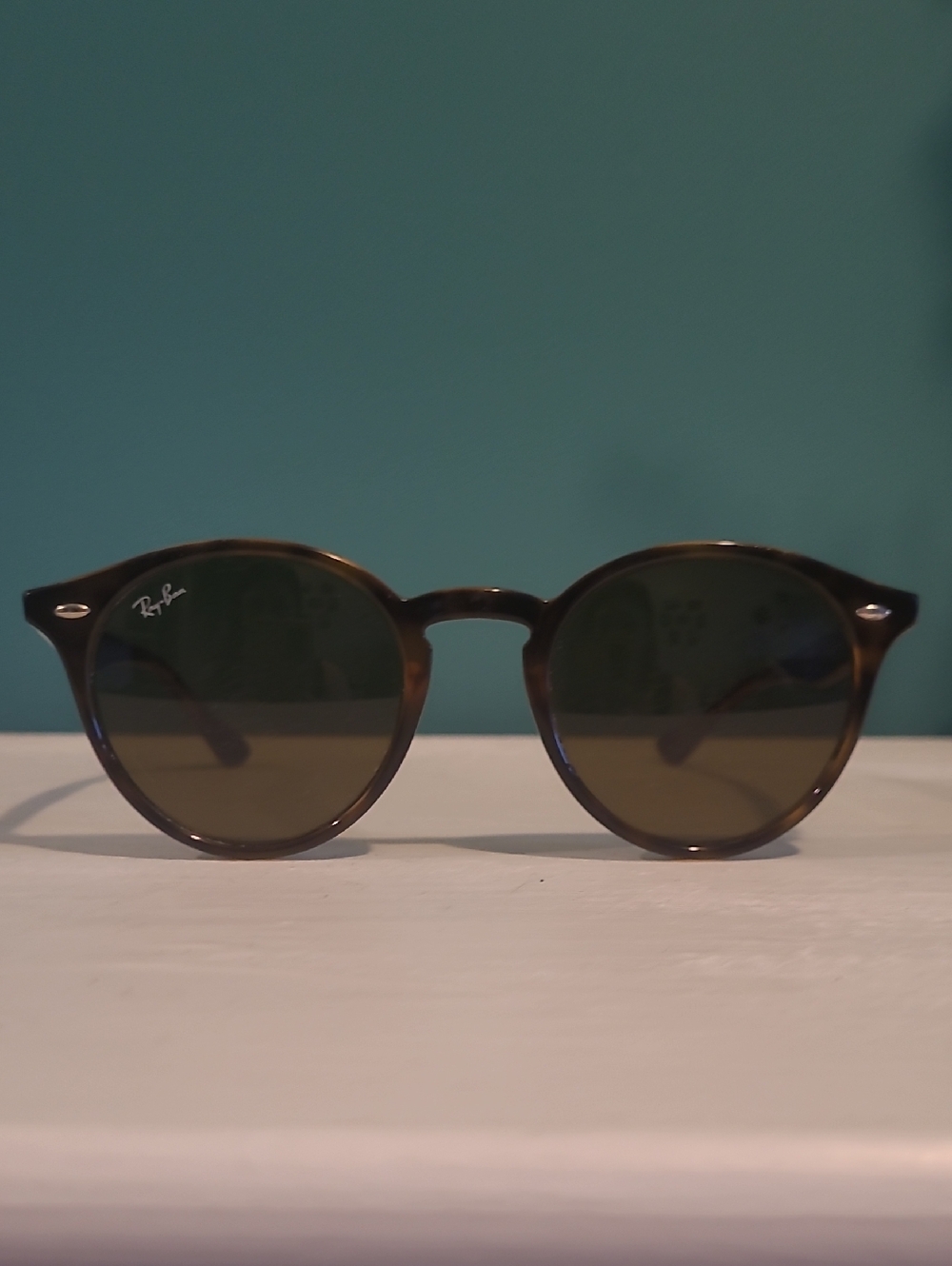 Ray-Ban Brown Tortoiseshell Round Sunglasses with Dark Lenses